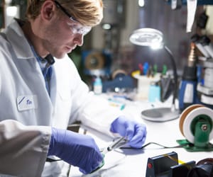 TE scientist work on materials science project